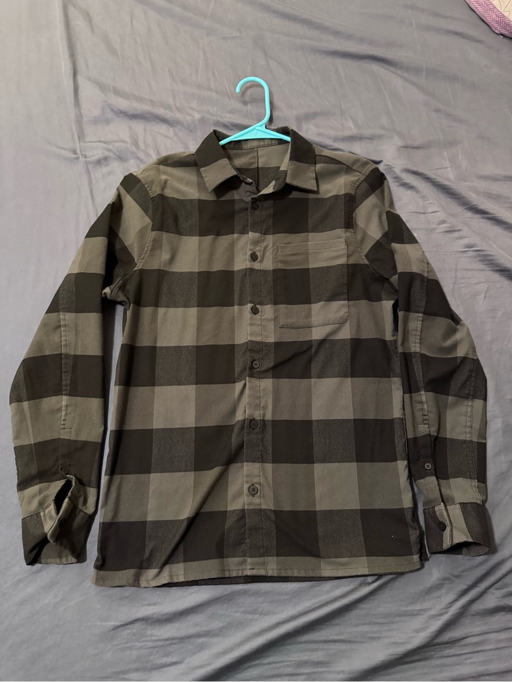 Lululemon Men’s Masons Peak Flannel Shirt Size Small Button Up Plaid/Black/Gray